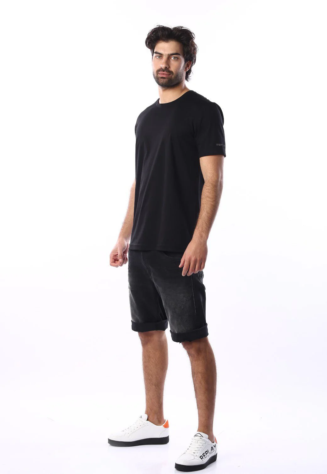 טי שירט קצרה לוגו מטאלי בשרוול גברים - Image 4