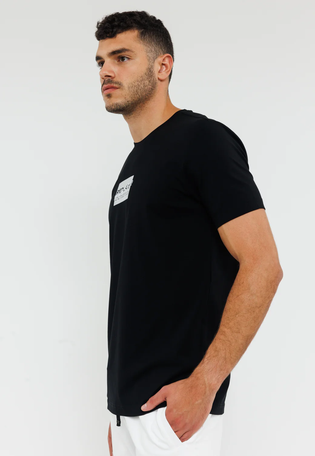 טי שירט לייקרה קצרה לוגו גברים - Image 5