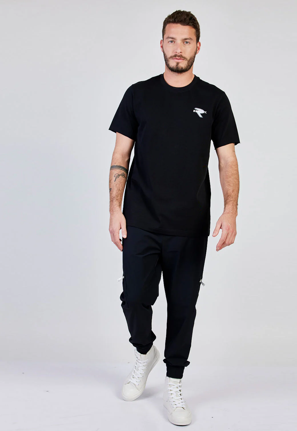 טי שירט קצרה לוגו גברים - Image 4