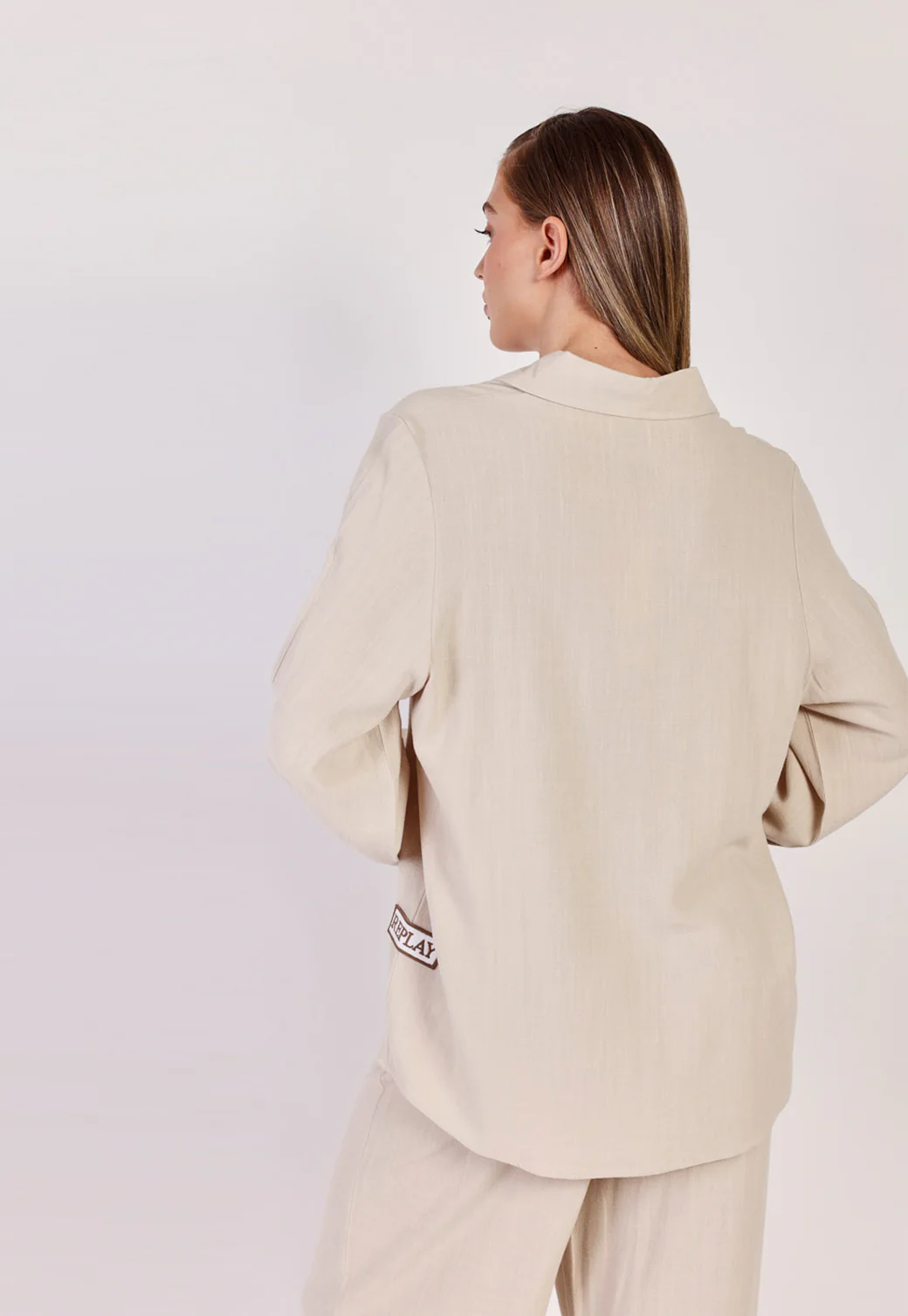 חולצה מכופתרת Linen נשים - Image 3