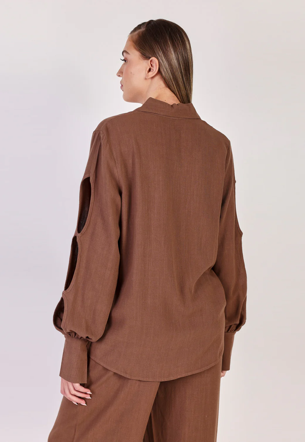 חולצה מכופתרת Linen נשים - Image 3