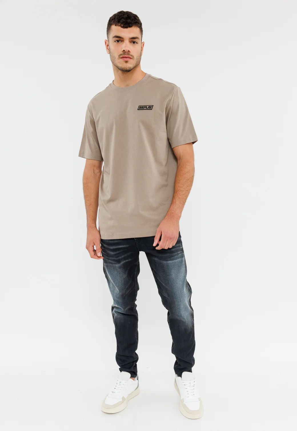 טי שירט אוברסייז בגוון חום לגברים עם לוגו - Image 5