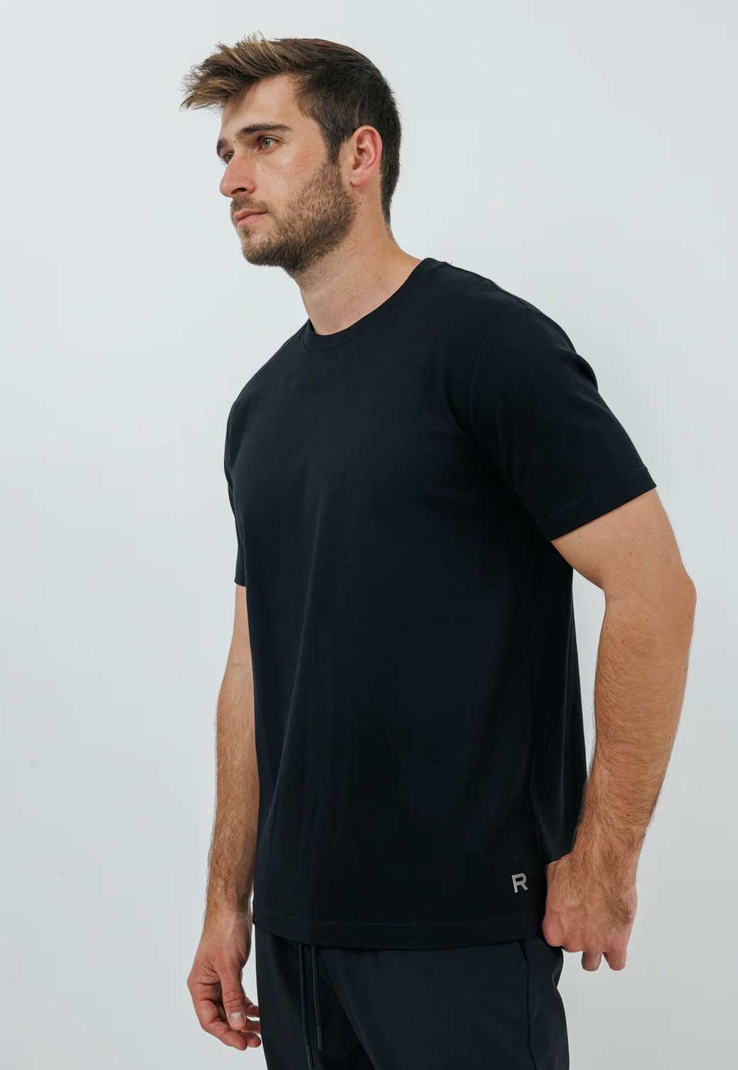 חולצת טי בצבע שחור לגברים - Image 3