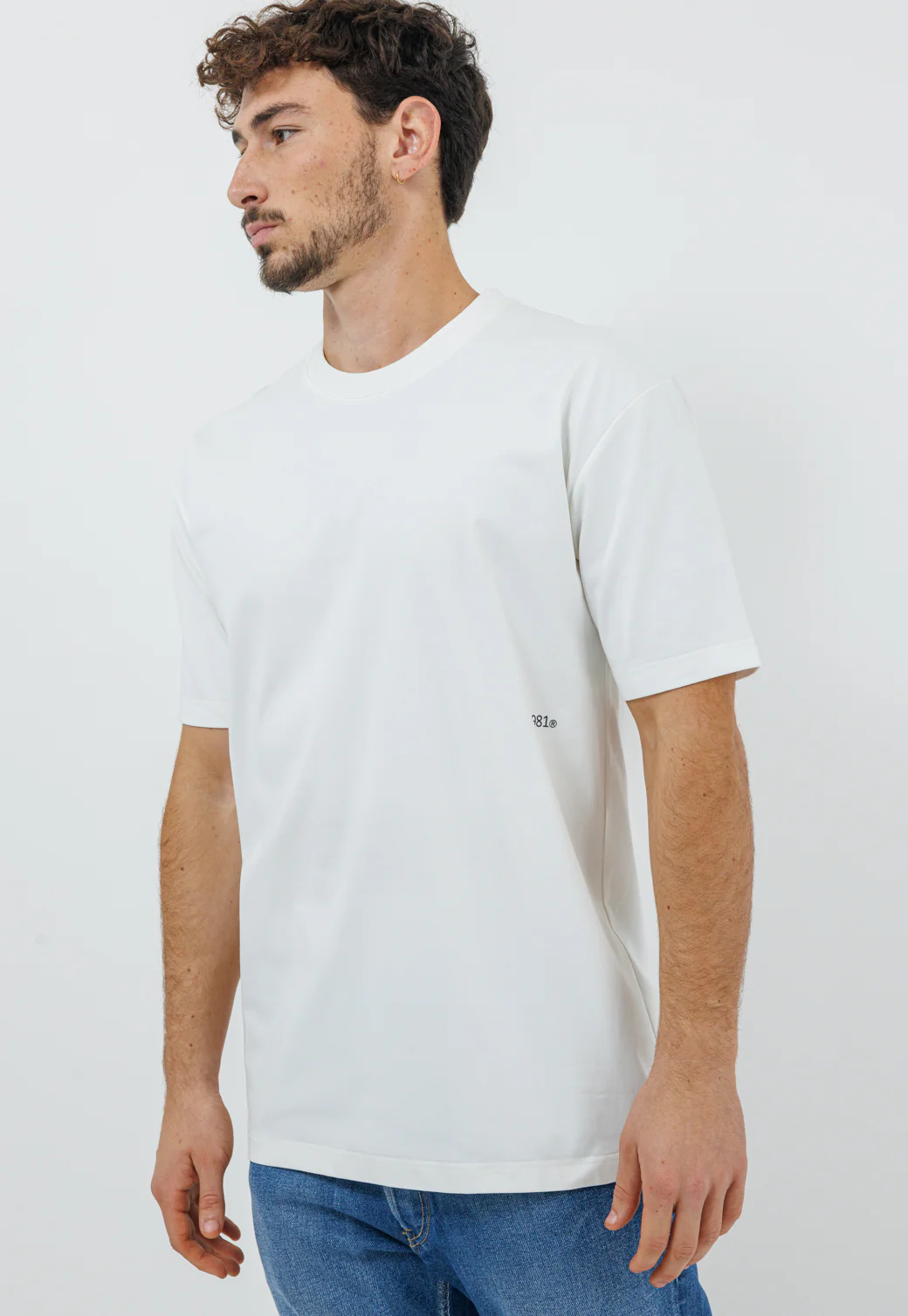 חולצת טי עם הדפס לוגו בגב בצבע לבן לגברים - Image 3