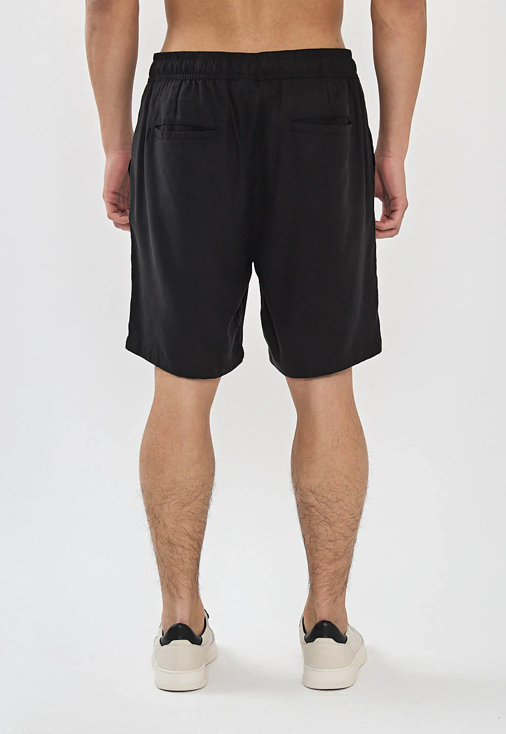 מכנסיים קצרים RAYON לגברים בצבע שחור - Image 3