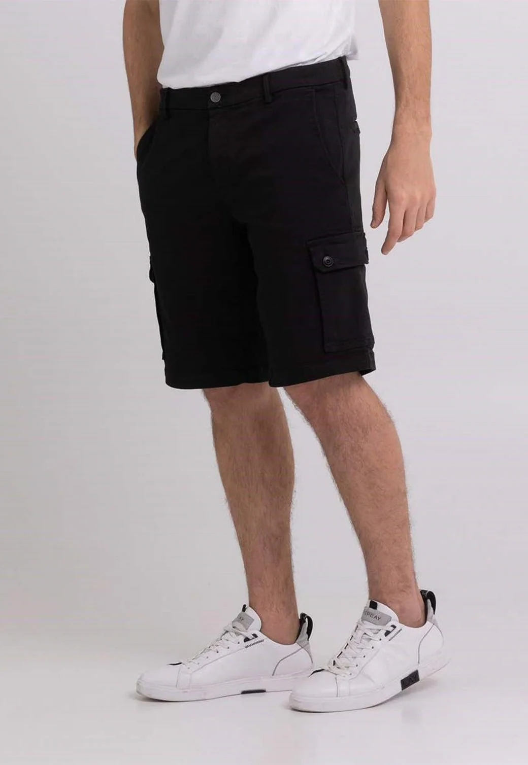 מכנסיים קצרים עם כיסים גברים