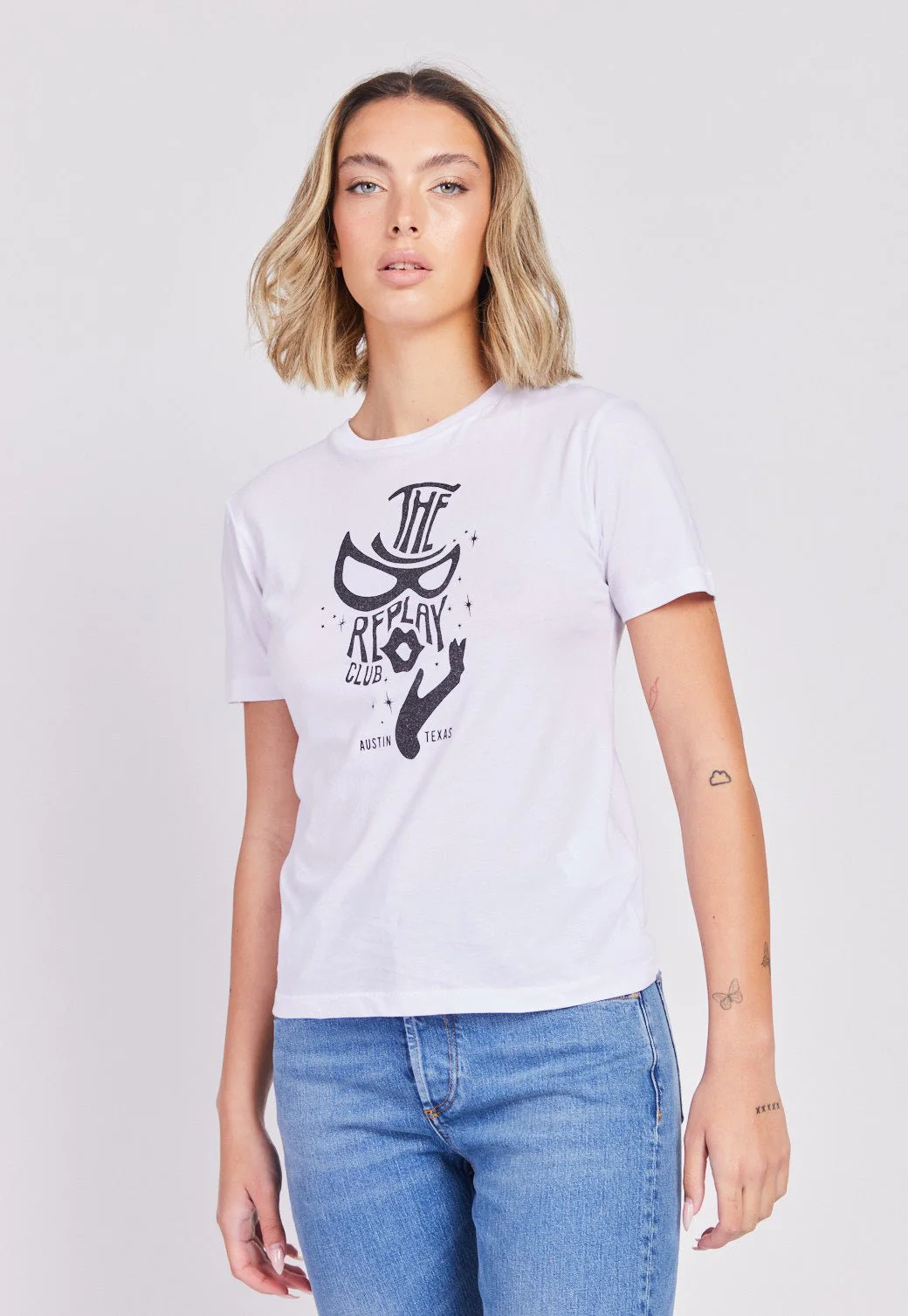 טי שירט קצרה עם הדפס בחזית נשים - Image 5